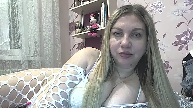 AmandaSexyLAX online show from May 15, 2026, 8:40 pm