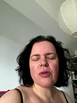 Snapshot of Malorie01 chatting on January 7, 2026, 1:38 pm Malorie01 online show from January 7, 2026, 1:38 pm