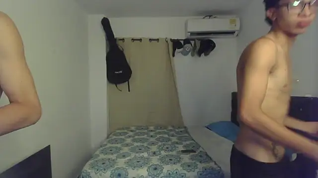 Snapshot of pocket_loversxxx chatting on February 21, 2026, 7:21 am pocket loversxxx online show from February 21, 2026, 7:21 am