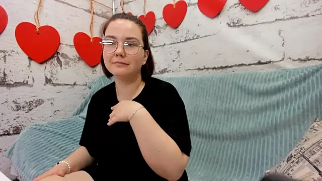 Sweetie Rozzy online show from May 8, 2026, 1:31 am