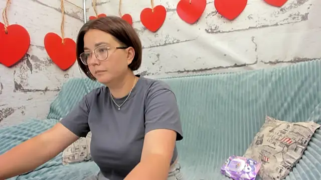 Snapshot of Sweetie_Rozzy chatting on June 20, 2026, 1:21 am Sweetie Rozzy online show from June 20, 2026, 1:21 am