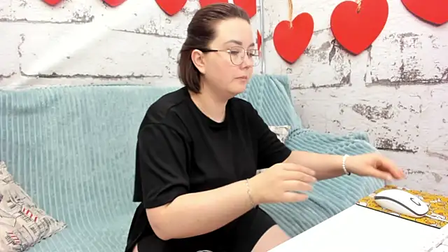 Sweetie Rozzy online show from May 13, 2026, 1:23 am