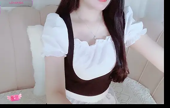 Junnatalie   online show from April 9, 2026, 5:31 am