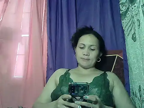 prettymomma24xx online show from May 31, 2026, 3:01 am