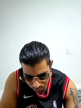 Snapshot of Lobo-Morninstar chatting on June 3, 2026, 6:23 pm Lobo-Morninstar online show from June 3, 2026, 6:23 pm
