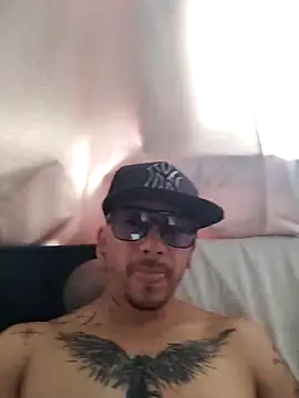 MrWolfHot online show from January 5, 2026, 8:01 pm