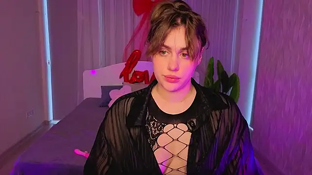 Snapshot of Adelynnn chatting on February 14, 2026, 5:40 am Adelynnn online show from February 14, 2026, 5:40 am