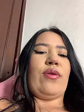 DulcePiink online show from February 15, 2026, 7:46 pm