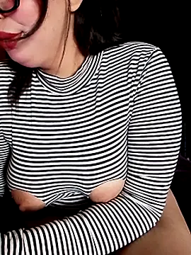 Snapshot of charmoutak_nada chatting on March 2, 2026, 11:22 pm charmoutak nada online show from March 2, 2026, 11:22 pm