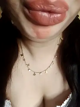Snapshot of charmoutak_nada chatting on May 13, 2026, 7:15 am charmoutak nada online show from May 13, 2026, 7:15 am