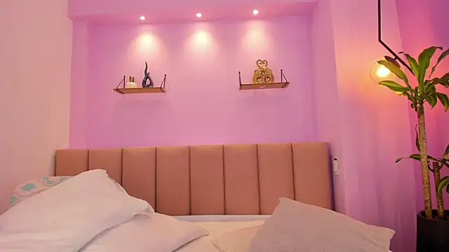 mayaevansmg online show from January 17, 2026, 1:26 pm