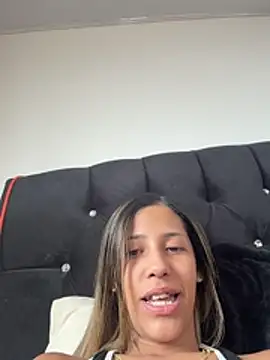 vicky bass  online show from June 3, 2026, 2:18 pm