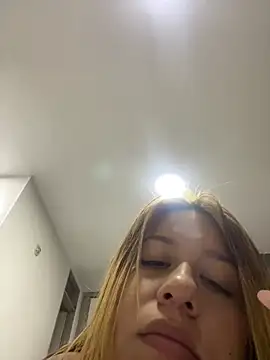 Juli520  online show from January 8, 2026, 1:44 am