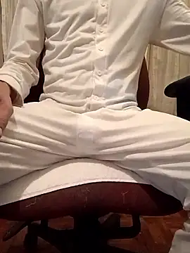 Snapshot of DucesWild23 chatting on February 1, 2026, 6:44 am DucesWild23 online show from February 1, 2026, 6:44 am