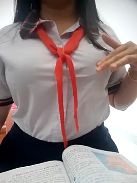 Snapshot of lina_loveee chatting on March 18, 2026, 6:27 am lina loveee online show from March 18, 2026, 6:27 am