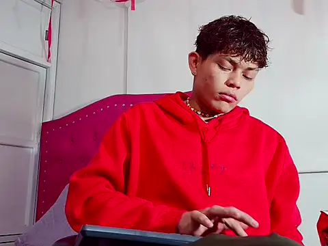 brosscams2025 online show from January 8, 2026, 2:17 am