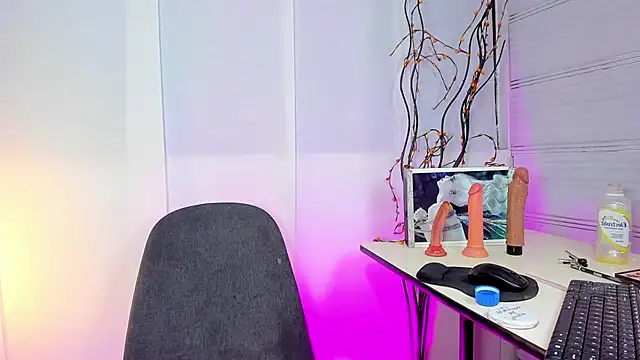 Snapshot of Sue_blue chatting on April 11, 2026, 2:41 am Sue blue online show from April 11, 2026, 2:41 am