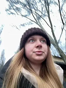 Snapshot of BlondeHott chatting on February 24, 2026, 5:08 am BlondeHott online show from February 24, 2026, 5:08 am