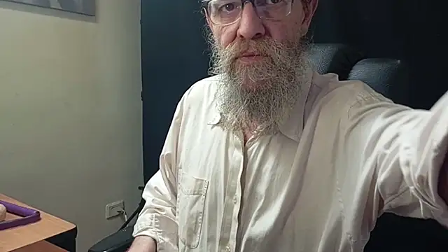 Uncle Hottie online show from April 2, 2026, 4:02 pm