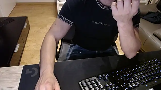 sensualman90 online show from January 7, 2026, 12:37 am