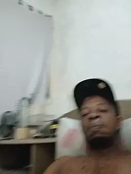Negaomalinha1 online show from May 28, 2026, 4:46 pm