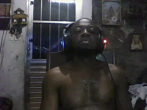 Negaomalinha1 online show from May 8, 2026, 3:43 am