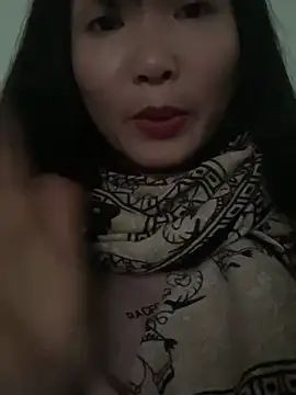 Snapshot of mode-bae chatting on January 8, 2026, 2:28 am mode-bae online show from January 8, 2026, 2:28 am