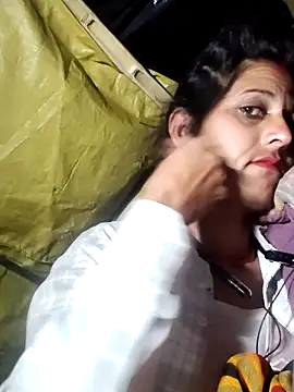 Bhavna8080 online show from February 4, 2026, 11:22 pm