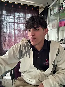 MaxStar26 online show from April 6, 2026, 4:19 pm