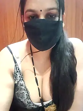 Snapshot of 01Roshani chatting on May 5, 2026, 7:06 pm 01Roshani online show from May 5, 2026, 7:06 pm