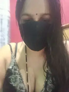 Snapshot of 01Roshani chatting on May 19, 2026, 9:05 am 01Roshani online show from May 19, 2026, 9:05 am