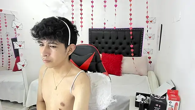 Snapshot of julian_xx chatting on February 22, 2026, 9:16 pm julian xx online show from February 22, 2026, 9:16 pm