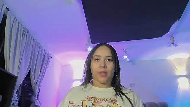 Snapshot of ThaliaBrookss_ chatting on April 16, 2026, 6:47 am ThaliaBrookss online show from April 16, 2026, 6:47 am