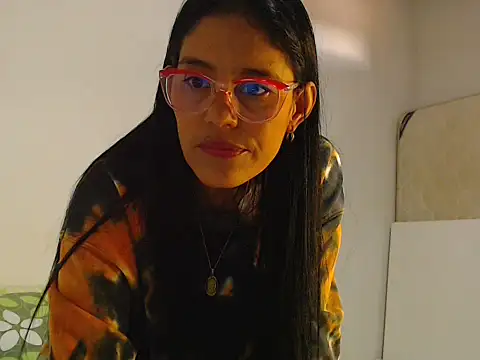 Elizabeth manzon online show from May 27, 2026, 5:53 pm