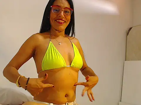 Elizabeth manzon online show from May 18, 2026, 8:46 pm