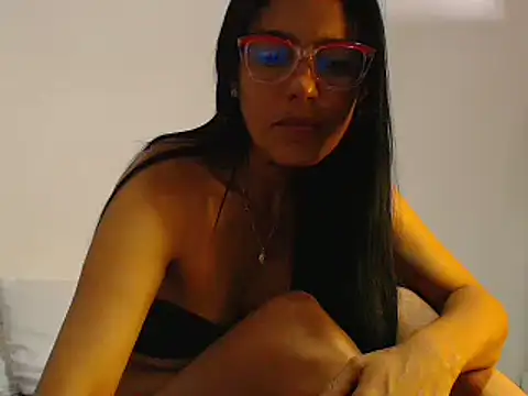 Elizabeth manzon online show from May 24, 2026, 2:17 pm