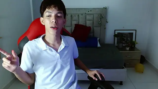 Nico  fox123 online show from January 5, 2026, 6:22 pm