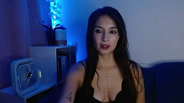 Almaglow  online show from March 2, 2026, 1:50 am