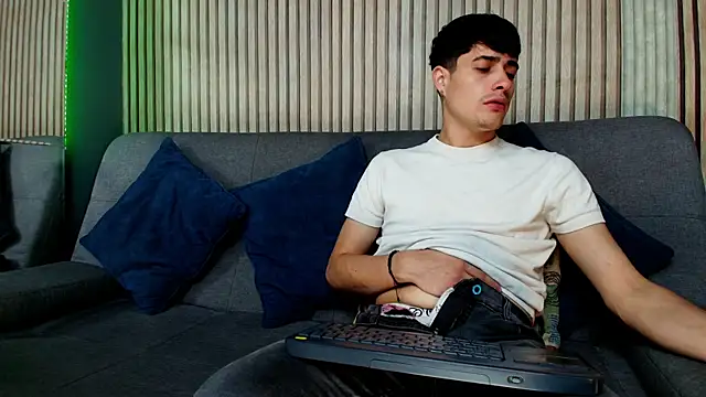 bro friends online show from January 11, 2026, 12:28 am