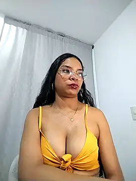 KATALINA SANTANA  online show from May 12, 2026, 12:08 am
