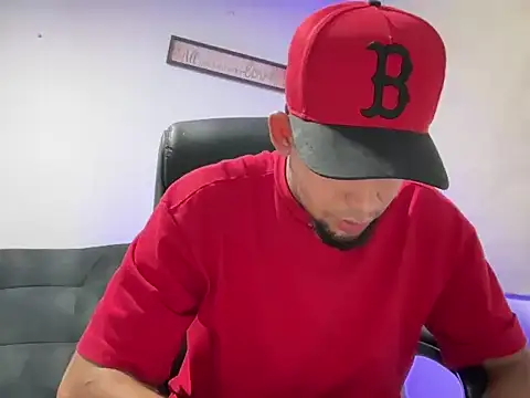 Snapshot of enyel_100 chatting on January 17, 2026, 1:53 am enyel 100 online show from January 17, 2026, 1:53 am