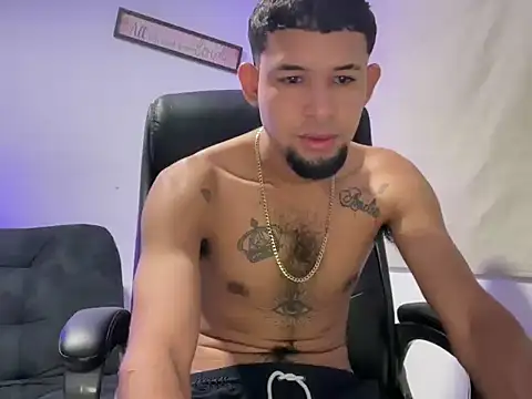 Snapshot of enyel_100 chatting on January 15, 2026, 7:06 pm enyel 100 online show from January 15, 2026, 7:06 pm