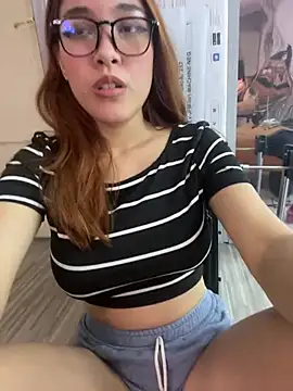 CrystalFairy007 online show from May 15, 2026, 5:38 am