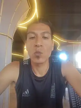 Snapshot of Rodrigohernan19 chatting on April 5, 2026, 5:30 pm Rodrigohernan19 online show from April 5, 2026, 5:30 pm