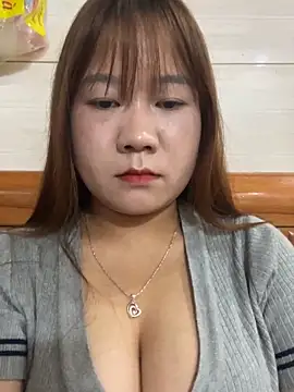 Snapshot of Liness101 chatting on April 9, 2026, 7:25 am Liness101 online show from April 9, 2026, 7:25 am