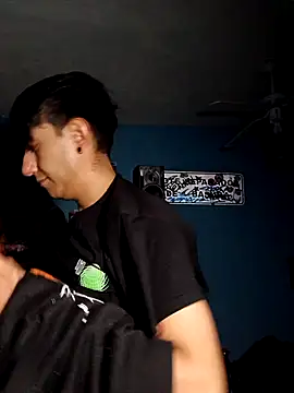 Snapshot of Hxzelmxnix chatting on February 28, 2026, 7:41 am Hxzelmxnix online show from February 28, 2026, 7:41 am