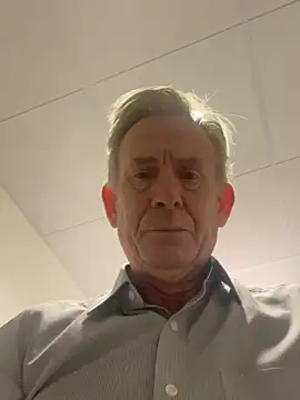 Snapshot of Pierre4tjyxx chatting on February 3, 2026, 10:42 am Pierre4tjyxx online show from February 3, 2026, 10:42 am