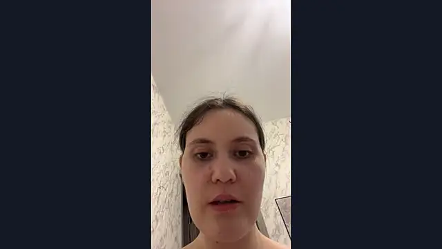 Snapshot of LanaLive chatting on April 3, 2026, 3:18 pm LanaLive online show from April 3, 2026, 3:18 pm