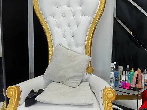 Snapshot of LauraScarlet chatting on March 13, 2026, 4:28 am LauraScarlet online show from March 13, 2026, 4:28 am