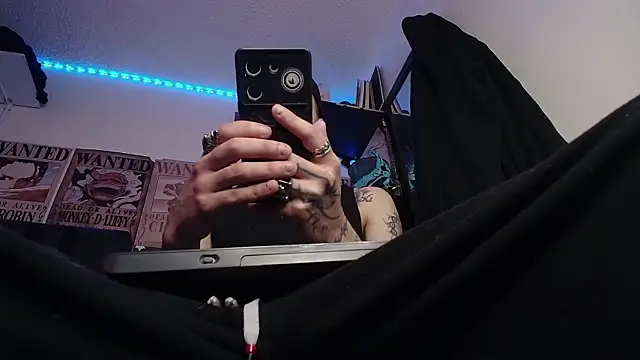 Snapshot of Anhony_Muscle chatting on February 4, 2026, 5:19 pm Anhony Muscle online show from February 4, 2026, 5:19 pm